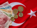 الليرة التركية عند أقوى مستوى لها خلال أسبوعين مقابل الدولار