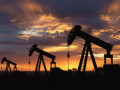 تداولات النفط تنتعش مع تراجع الانتاج