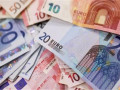 سعر اليورو مقابل الدولار يخترق الترند