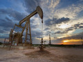 أسعار النفط تتراجع على الرغم من تراجع مخزونات النفط
