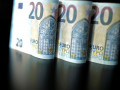 اليورو ين يستقر أعلى 145.57