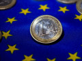 سعر اليورو دولار يعود للهبوط