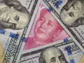 الدولار يتراجع بقوة وسط مخاوف الصراع التجارى المستمر بين أمريكا والصين