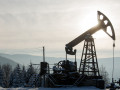 بيان مخزون النفط الخام يؤثر على العقود الآجلة إيجابا