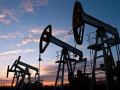 النفط يوسع مكاسبه بعد انخفاض مخزونات النفط الخام