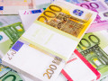 اليورو دولار وإختراق حد الترند الهابط له دلالات صعودية
